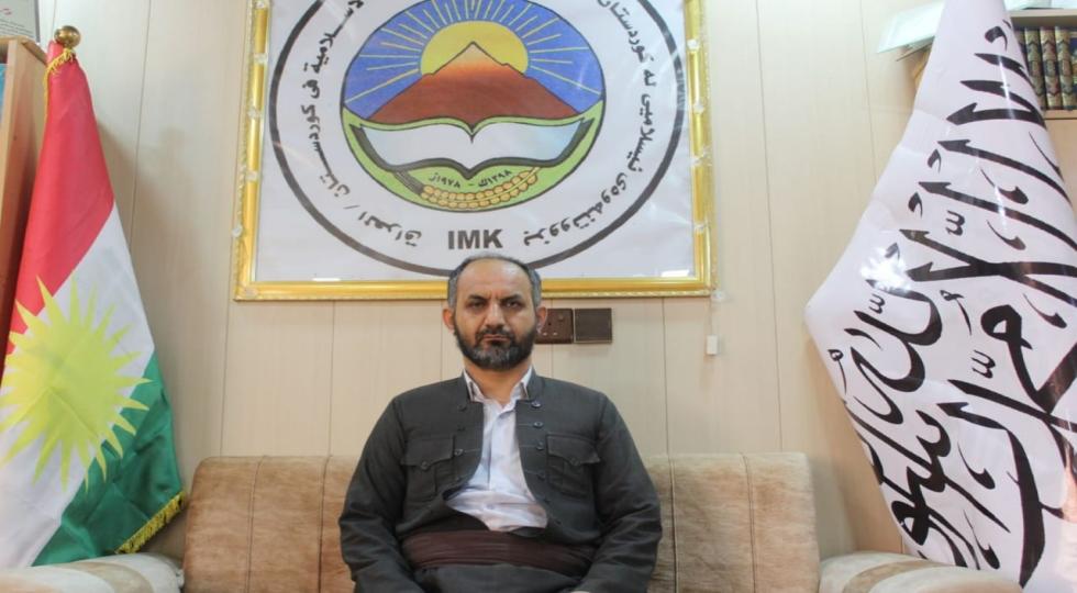 عضو رهبری جنبش اسلامی کردستان در گفتگو با زایلە؛ "دموکراسی دروغین" سلاح آمریکا برای استثمار ملت ها است