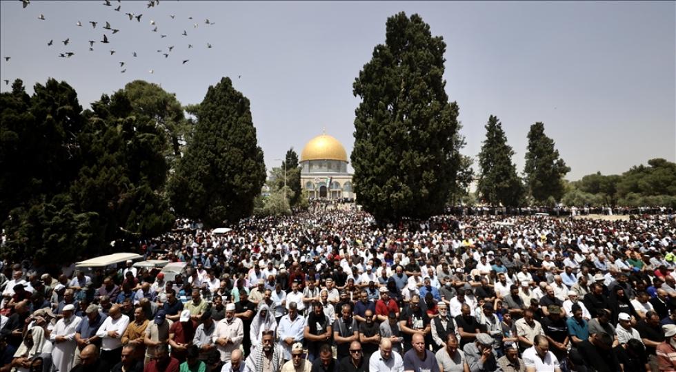 160 هزار فلسطینی در روز قدس نماز جمعه ماه رمضان را در مسجدالاقصی اقامه کردند