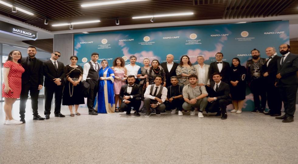 با کسب سه جایزه اصلی توسط کارگردانان ایرانی؛ جوایز «خورشید طلایی» دومین دوره جشنواره فیلم کُردی «مسکو» به برندگان اهدا شد + تصاویر