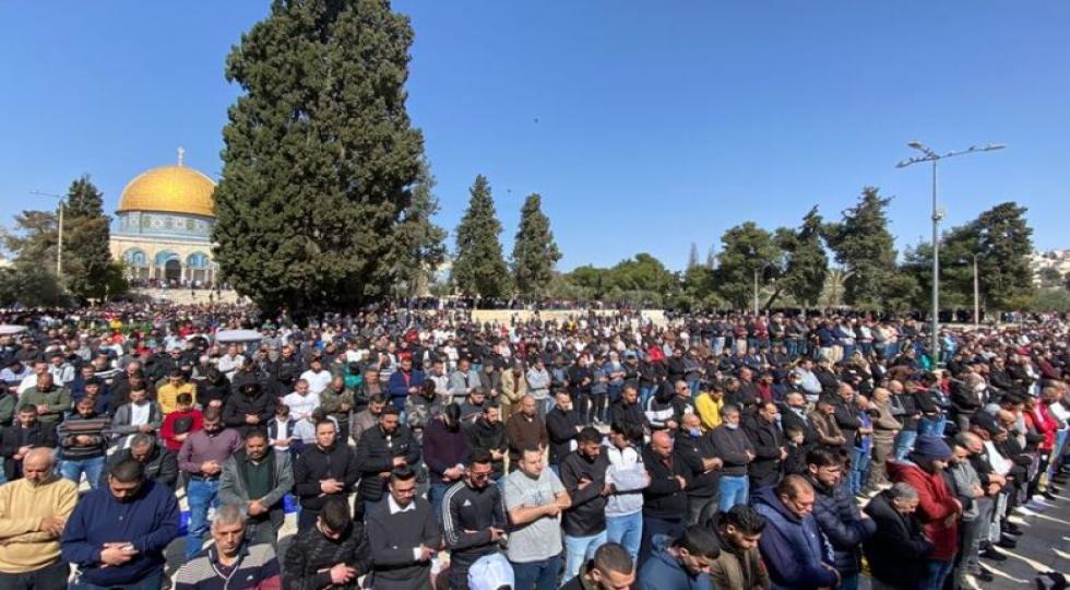 اقامه نماز جمعه مسجد الاقصی با حضور 50 هزار فلسطینی