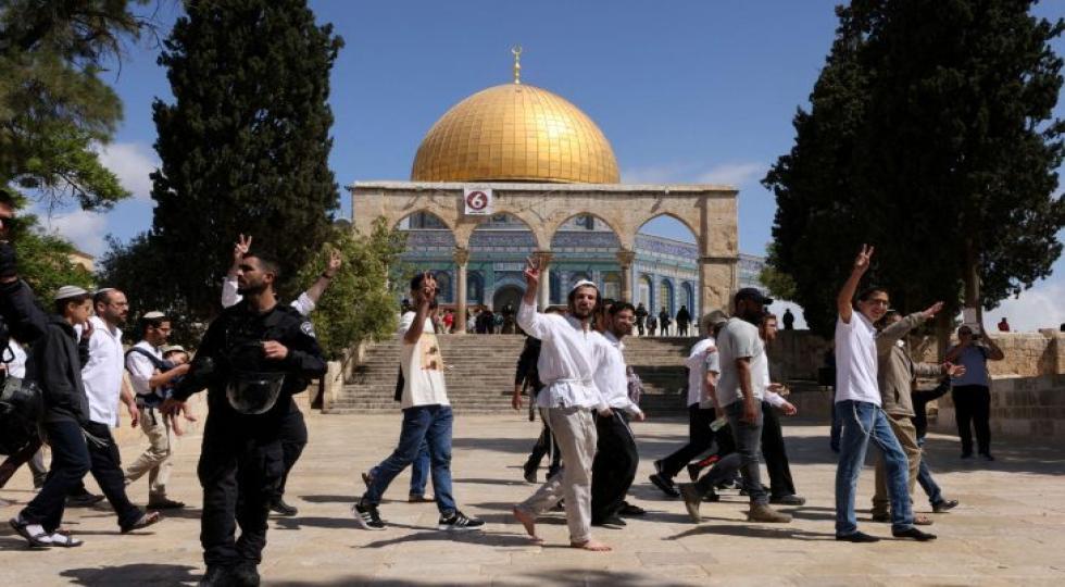 ده‌ها شهرک نشین اسرائیلی به مسجد الاقصی یورش بردند
