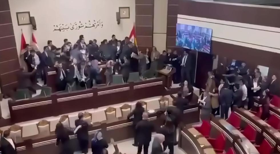 درگیری فیزیکی میان نمایندگان دو حزب حاکم در پارلمان اقلیم کردستان