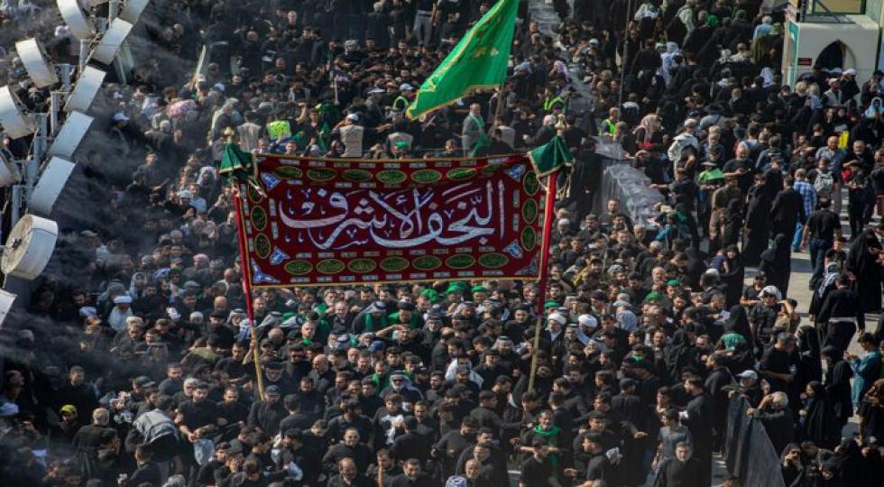تصاویری از عزاداری زائران حسینی در روز اربعین در بین‌الحرمین