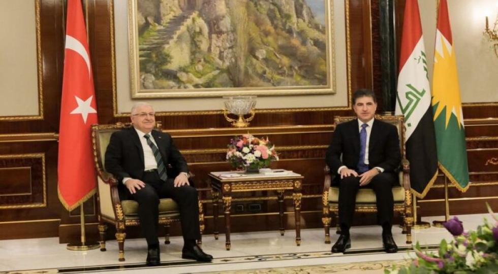 محور رایزنی های وزیر دفاع ترکیە و رئیس اقلیم کردستان