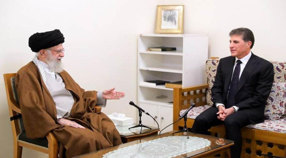 در دیدار با آیت اللە خامنەای: تاکید بارزانی بر آمادگی و تمایل اقلیم کردستان برای توسعه روابط با ایران در همه زمینه ها