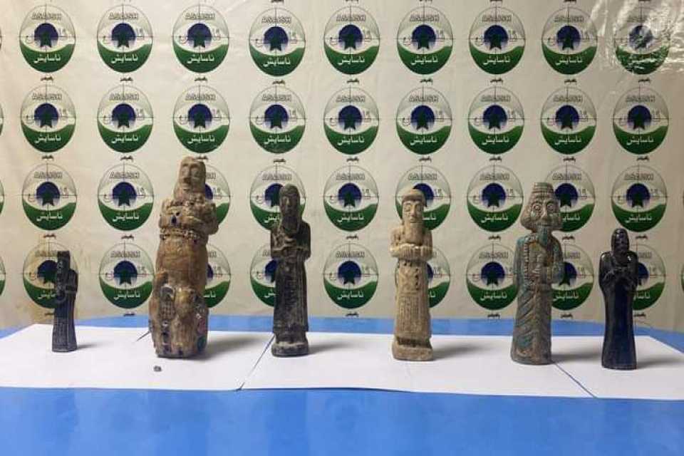 کشف و ضبط شش مجسمە باستانی در حلبچە