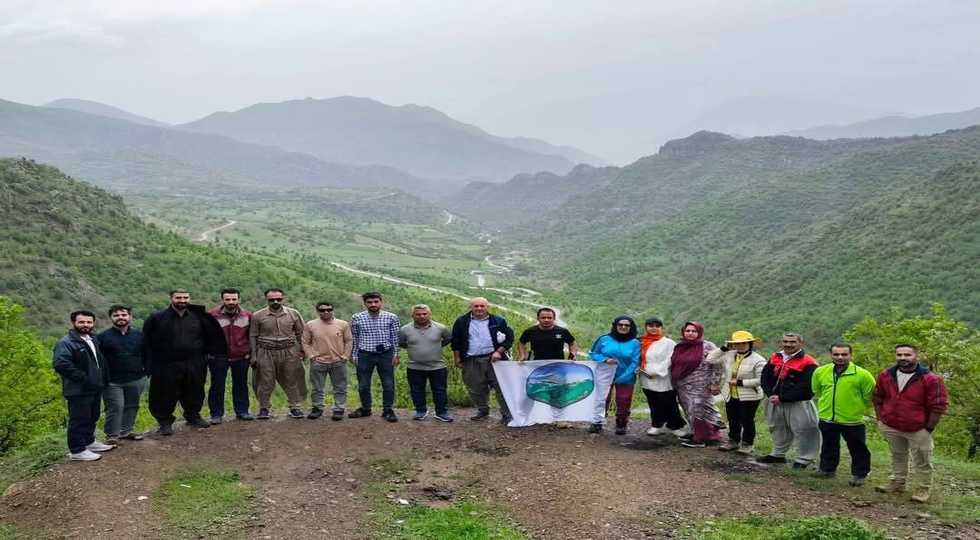 گەشتی نیشتیمانی گوڵە شلێرەکان لە لایەن گرووپی هەردەوانی گەرمیان
