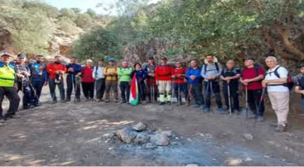 گروپی شاخەوانی ئەڤەرێست لە گەشتێکی دیکەدا سەرکەفتن بەسەر لووتکەی شاخی سەفین تۆمار دەکات