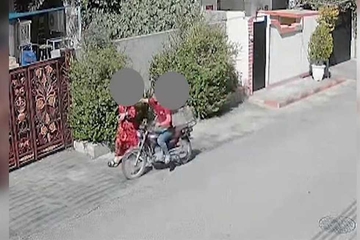 بە تۆمەتی هەوڵدان بۆ دزینی جانتای ژنێک کەسێک دەستگیرکرا